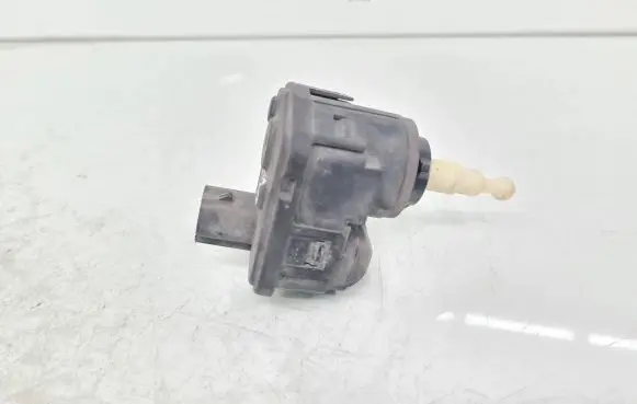 Headlight level adjustment motor