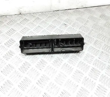 Mitsubishi Pajero Sport I Dash center air vent grill