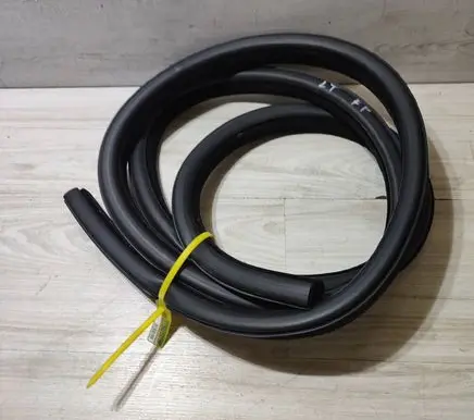Jaguar F-Pace Rubber seal rear door 
