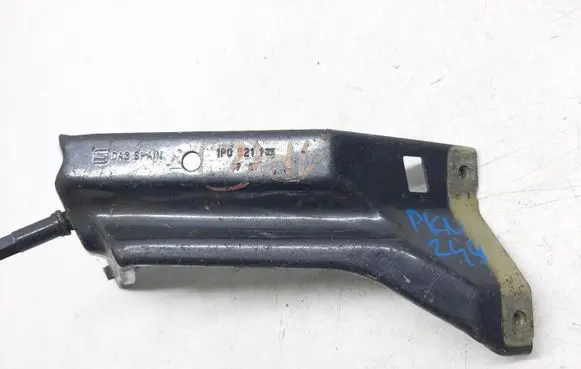 Seat Leon (1P) Fender mounting bracket 1P0821135