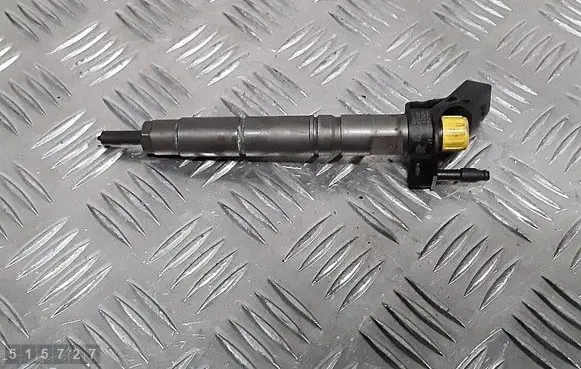 Mercedes-Benz E W211 Fuel injector a6420700587 0445115027