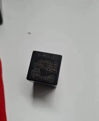 Renault Laguna I Other relay 2041002 A73305