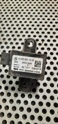 Mercedes-Benz E W211 Airbag deployment crash/impact sensor A0038201926 00843416