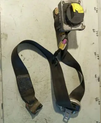 Volkswagen Golf IV Front seatbelt 1J4857705J