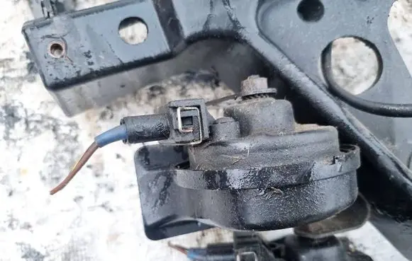 Volkswagen PASSAT B5 Horn signal 0092018