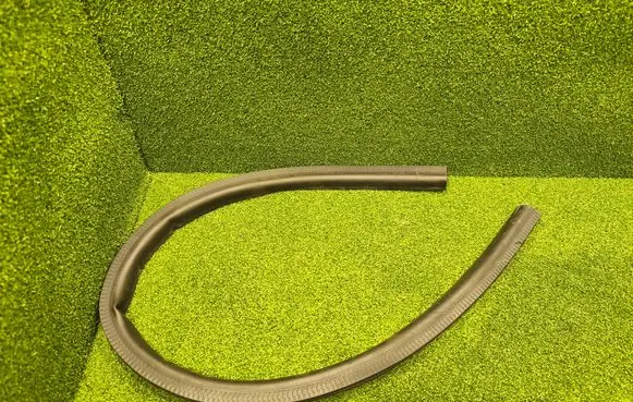 Mercedes-Benz Citan II W420 Rubber seal front coupe door window E6EUS