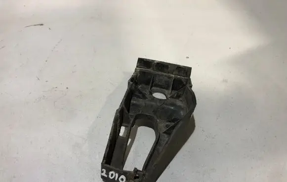 Audi A4 S4 B7 8E 8H Fender mounting bracket 8E0853921D