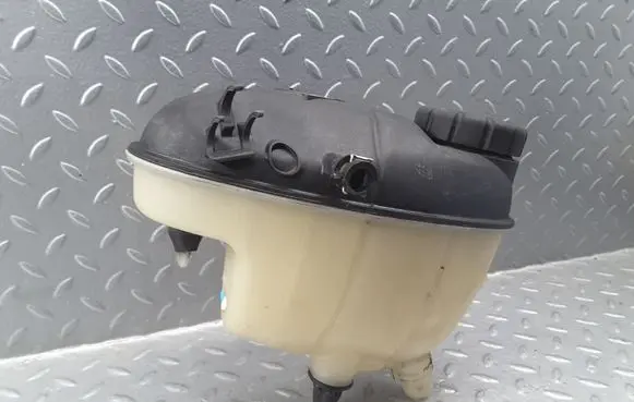 Mercedes-Benz S W222 Coolant expansion tank/reservoir A2225000949 2225000949