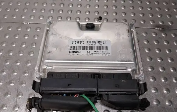 Audi A4 S4 B6 8E 8H Engine control unit/module ECU 038906019LJ 0281011222
