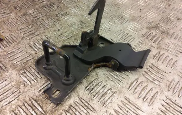Skoda Yeti (5L) Engine bonnet/hood lock/latch loop/hook 5L0823480