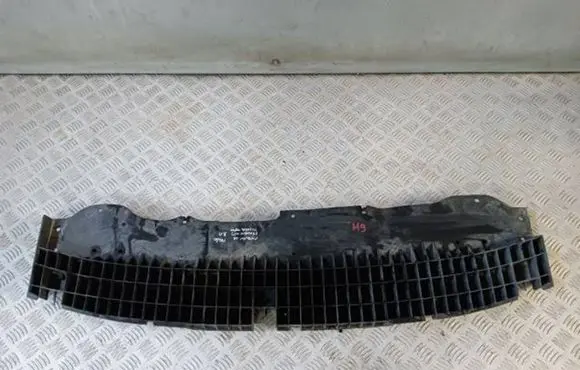 Peugeot 107 Engine splash shield/under tray 526160H010 0010116004000
