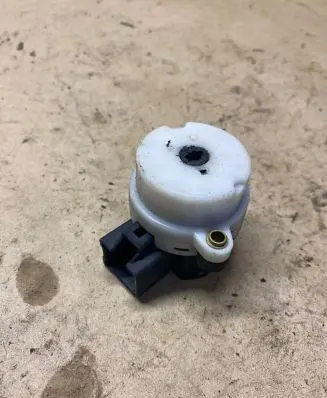 Volvo XC90 Ignition lock contact 8645228