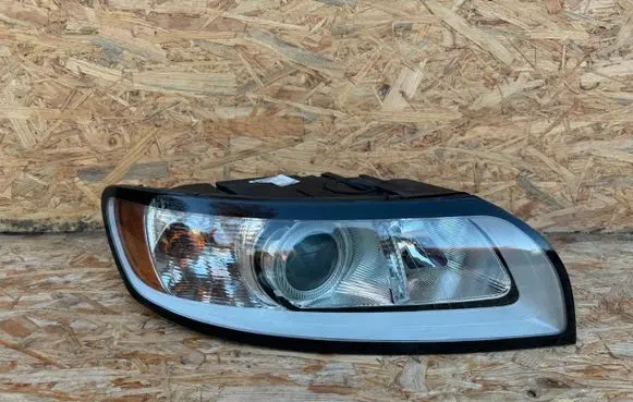 Volvo V50 Headlight/headlamp 31265695