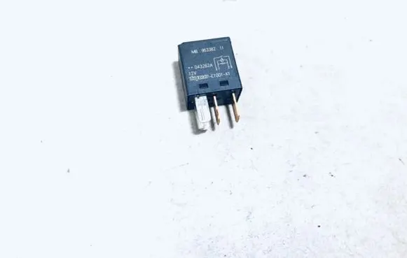 Mitsubishi Colt Other relay mb953382 043262a
