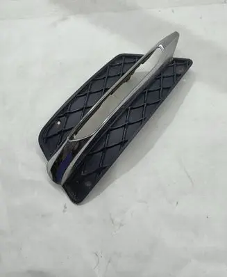 Mercedes-Benz C W204 Front fog light trim/grill A2048851353