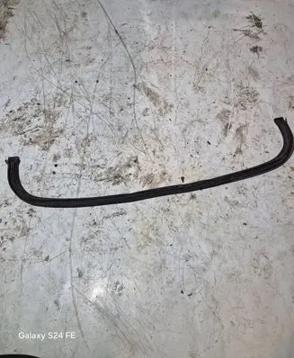 BMW 3 E46 Engine compartment rubber E833400357