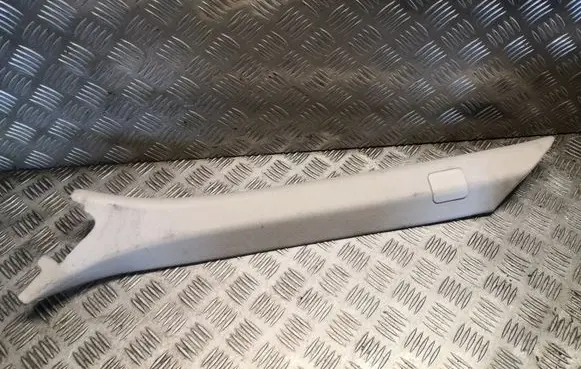 Land Rover Discovery 3 - LR3 (A) pillar trim EMB500210