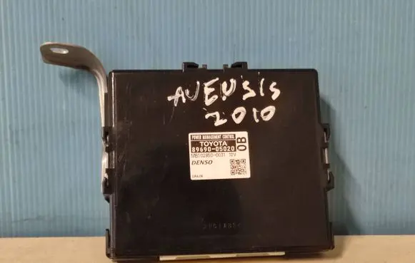 Toyota Avensis T270 Power management control unit 8969005020