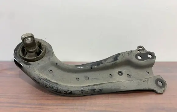 Toyota RAV 4 (XA50) Rear suspension control arm 