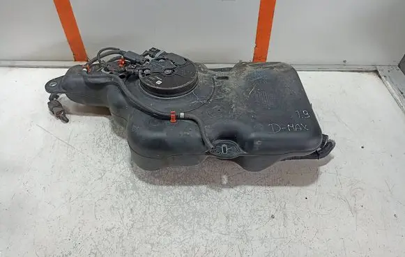 Isuzu D-Max AdBlue liquid reservoir 8983842691