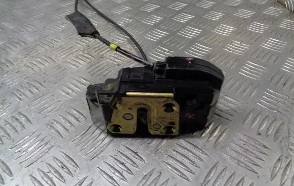 Nissan Micra Front door lock 5010700006