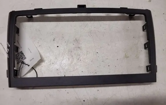 Toyota Avensis T270 Radio/GPS head unit trim 0519005210 55405 9851