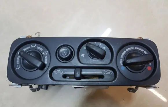 Mitsubishi Pajero Sport I Climate control unit MR360556