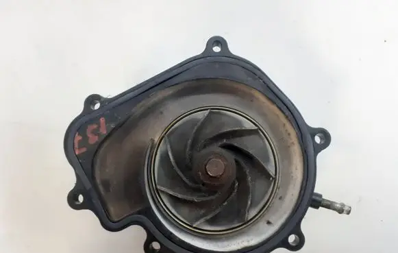 Mercedes-Benz C W204 Water pump 11331173