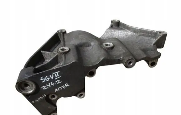 Suzuki Grand Vitara II Generator/alternator bracket 