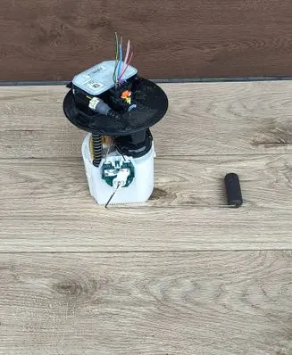 Peugeot 408 P54 In-tank fuel pump 28676953 28668619