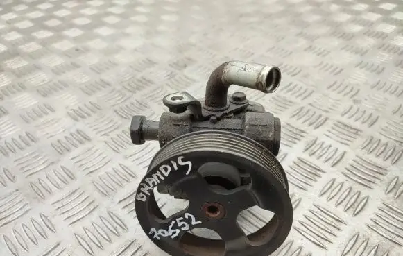 Mitsubishi Grandis Power steering pump