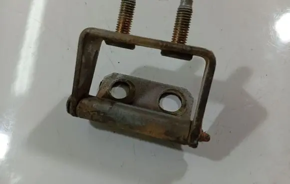 Nissan Almera Tino Rear door lower hinge