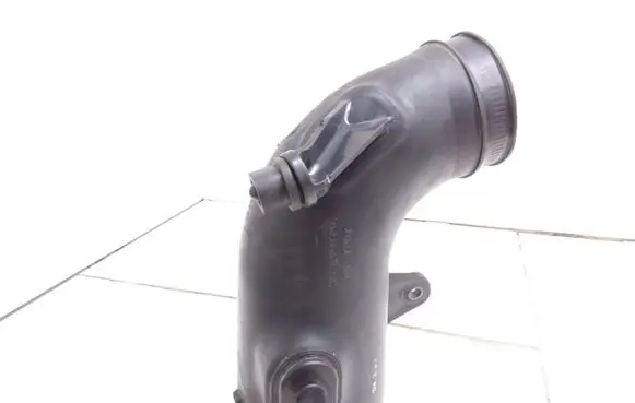 Suzuki Liana Air intake hose/pipe