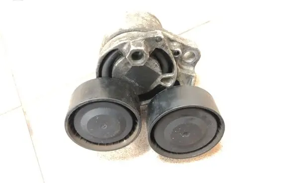 BMW X5 F15 Generator/alternator belt tensioner