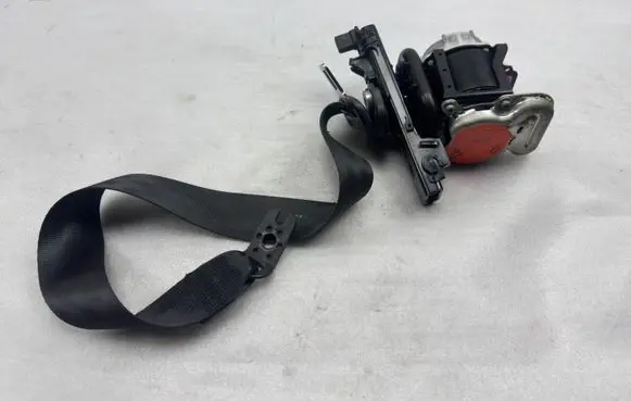 Skoda Octavia Mk3 (5E) Rear seatbelt 7N0857737