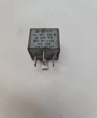 Volkswagen Touran I Other relay 141951253B 20240072