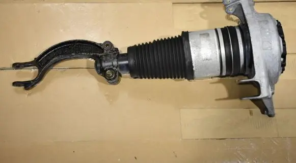 Porsche Macan (95B) Front shock absorber/damper 95B616039E
