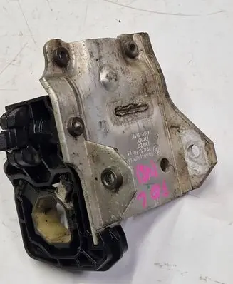 Radiator mount bracket