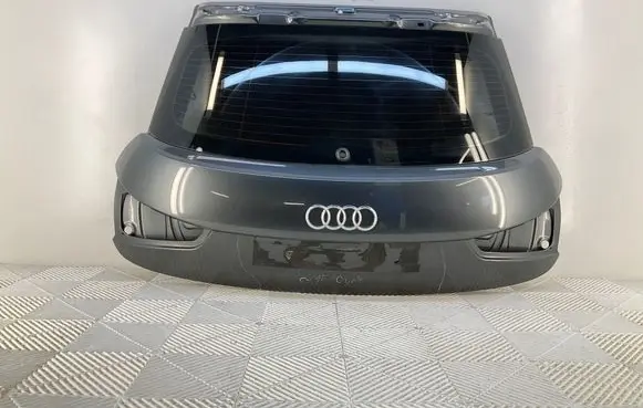 Audi A1 Tailgate/trunk/boot lid 8X4827023B
