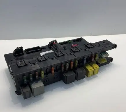 Mercedes-Benz E W211 SAM control unit 2115454901 5DK00804725 A2115454901