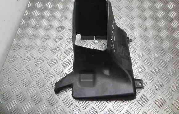 BMW 7 F01 F02 F03 F04 Air intake hose/pipe 7184157 I12222