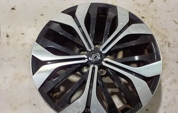 Renault Austral R18 alloy rim 403007567R