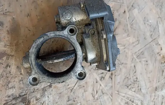BMW 5 F10 F11 Throttle valve 7810752