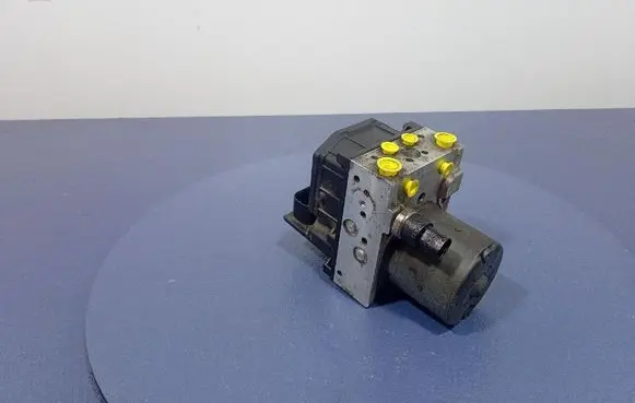 Toyota Avensis Verso ABS Pump 44540-05033
