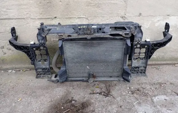 Hyundai Veloster Radiator support slam panel
