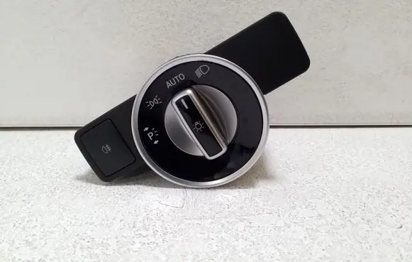 Mercedes-Benz CLS C218 X218 Light switch A2129050551