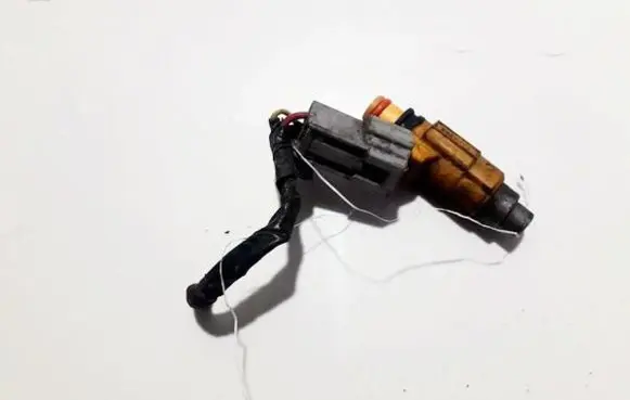 Mitsubishi Space Runner Fuel injector 7329983 coh275