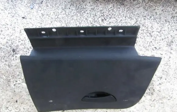 Ford Focus Glove box