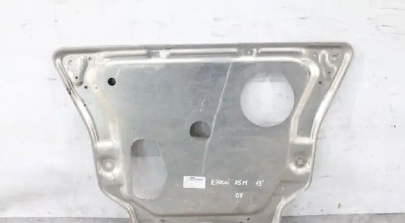 BMW X5M E70 Engine splash shield/under tray 6788727 31106788727