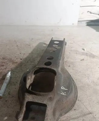 Volvo V70 Front shock absorber mounting bracket 